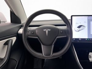 Tesla Model 3 bild 15
