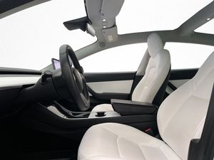 Tesla Model 3 bild 18