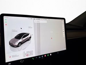 Tesla Model Y bild 26