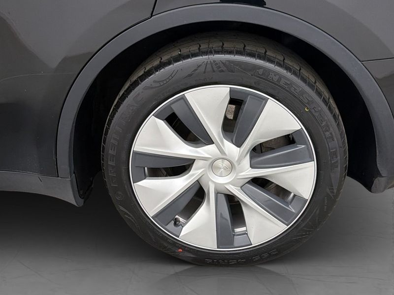 Tesla Model Y bild 29
