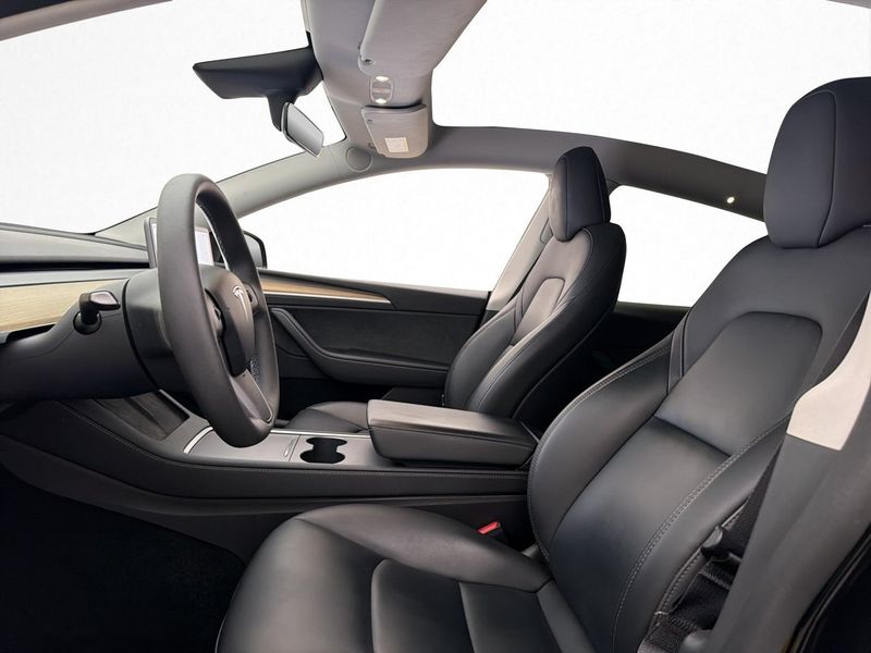 Tesla Model Y bild 12