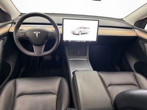 Tesla Model Y bild 16