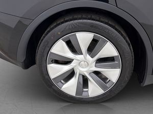 Tesla Model Y bild 30