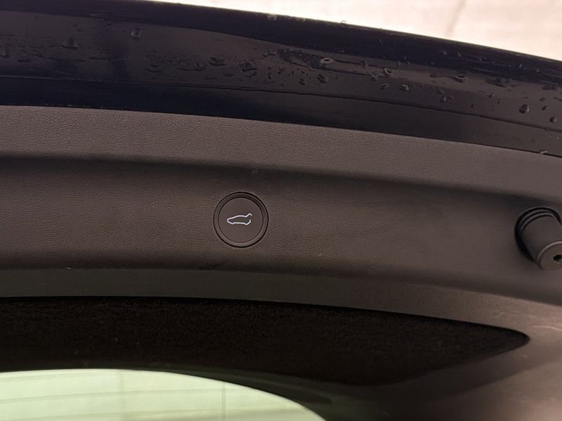 Tesla Model Y bild 17