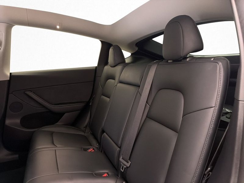 Tesla Model Y bild 14