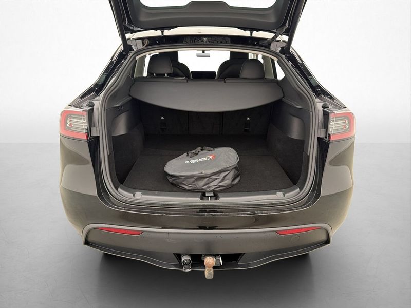 Tesla Model Y bild 18