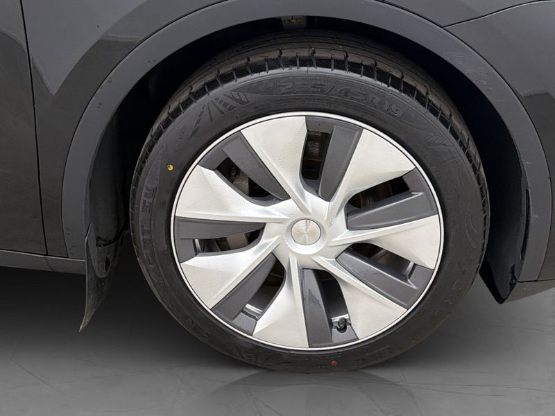 Tesla Model Y bild 31