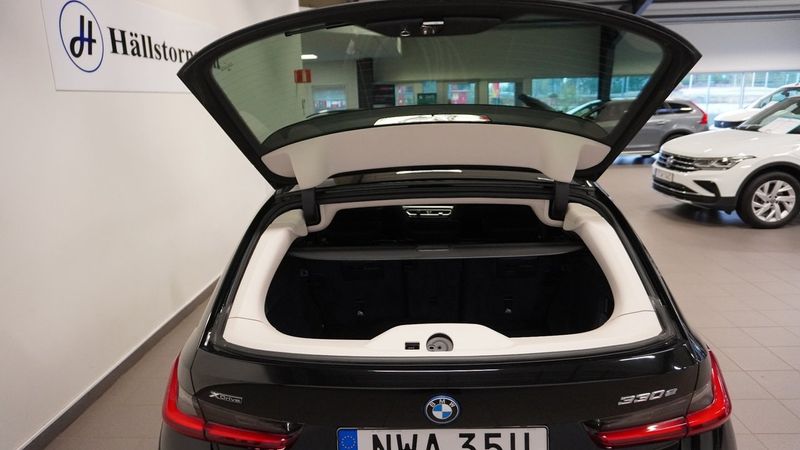 BMW 330 bild 15