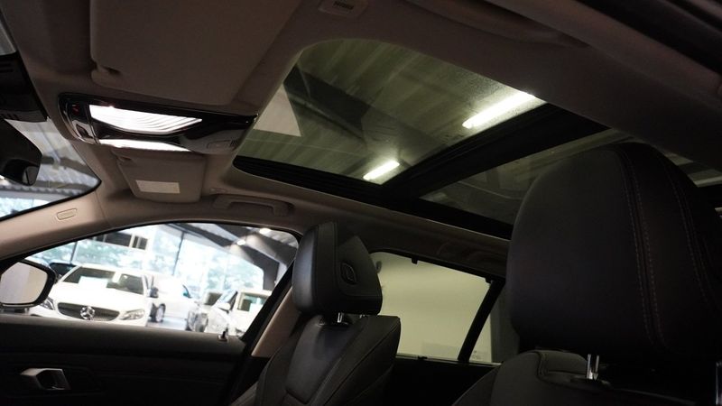 BMW 330 bild 10