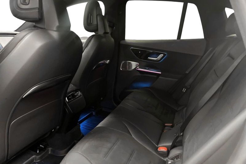 Mercedes EQE350 SUV bild 9