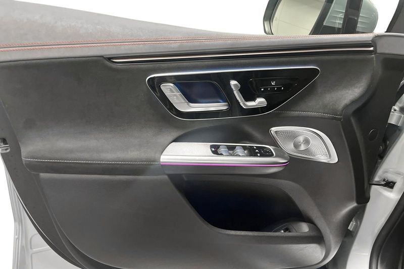 Mercedes EQE350 SUV bild 8