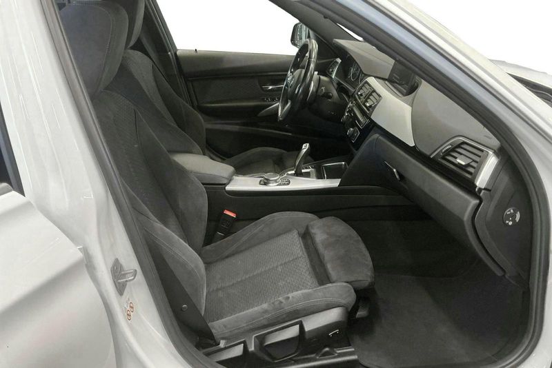 BMW 330 bild 7