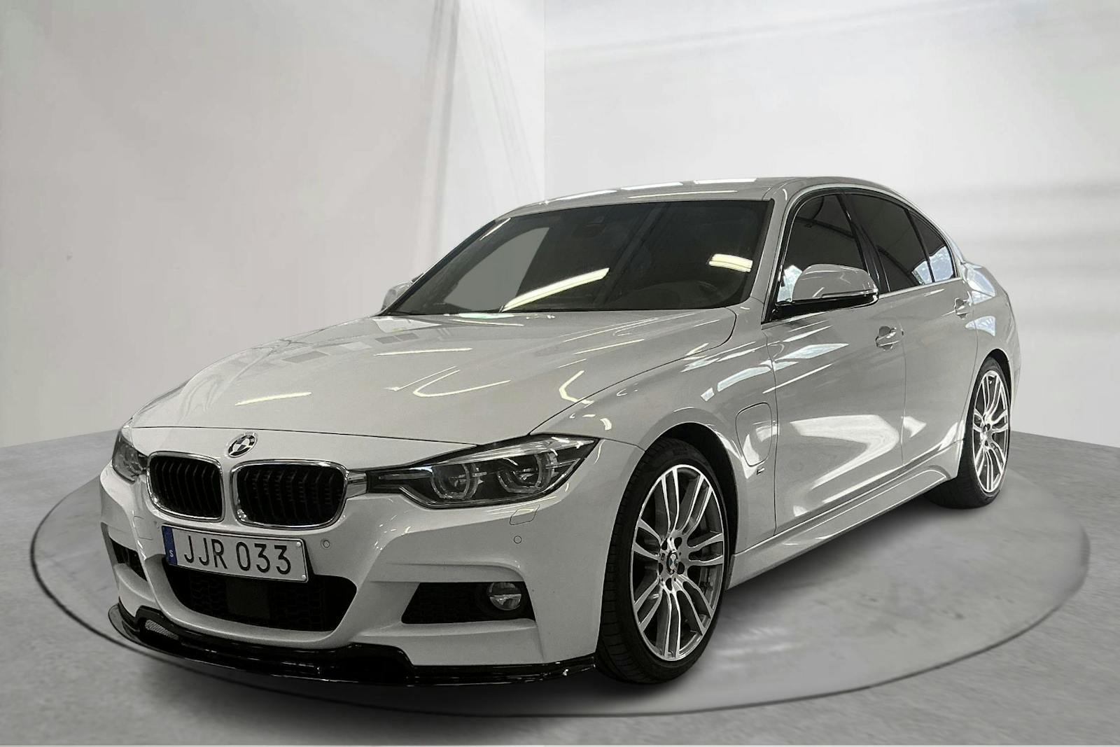 BMW 330