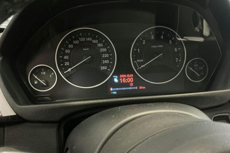 BMW 330 bild 12