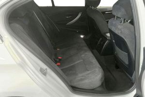 BMW 330 bild 8