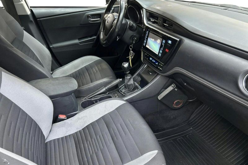 Toyota Auris bild 7