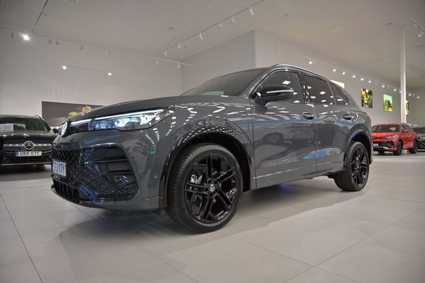 Volkswagen Tiguan eHybrid R-Line SWE- *HÖSTKAMPANJ!* - 2027