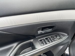 Mitsubishi Outlander bild 12