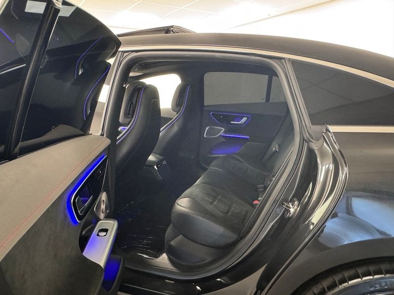Mercedes EQE350 bild 2