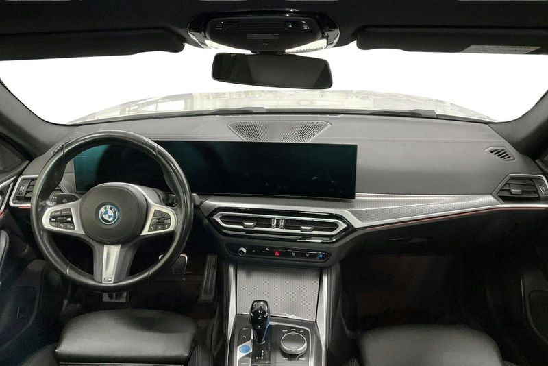 BMW i4 bild 6