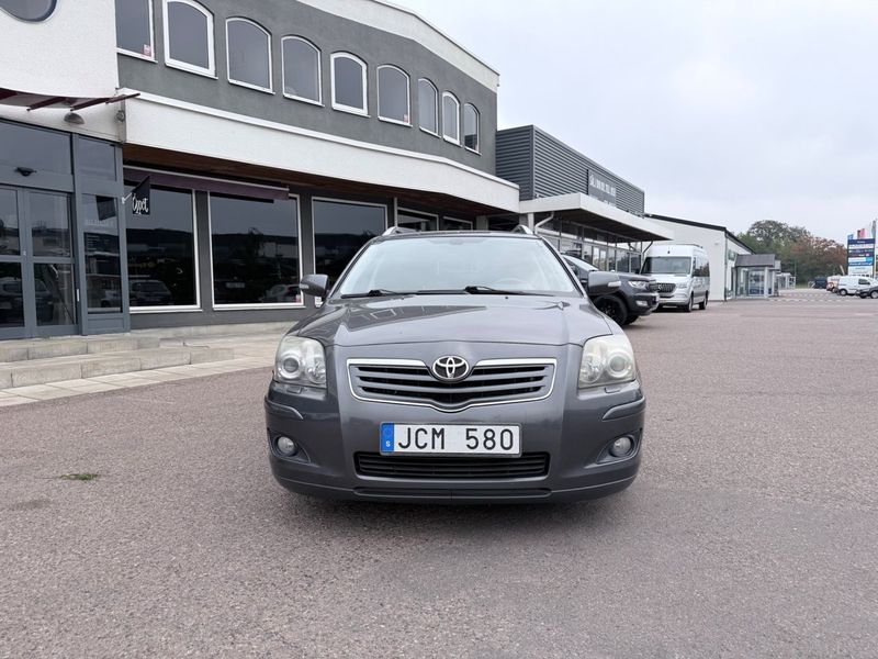 Toyota Avensis bild 3