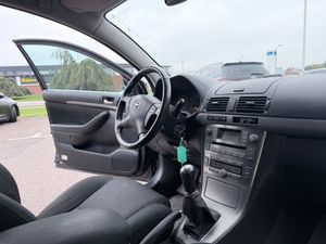 Toyota Avensis bild 8