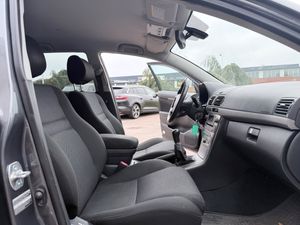 Toyota Avensis bild 7