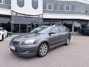 Toyota Avensis bild 2