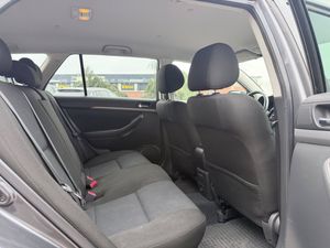 Toyota Avensis bild 6