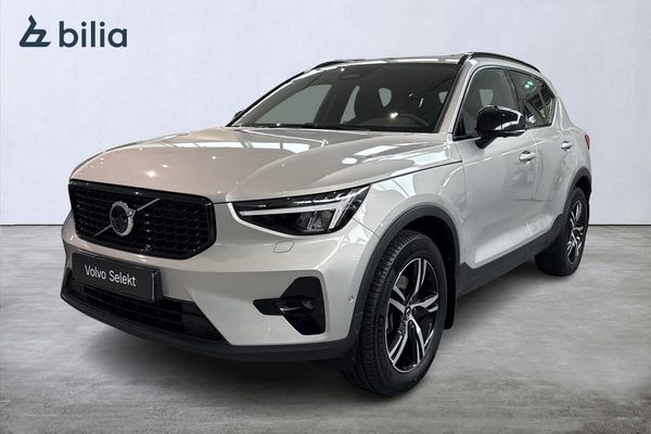Volvo XC40 B3 FWD Bensin Plus Dark - 2025