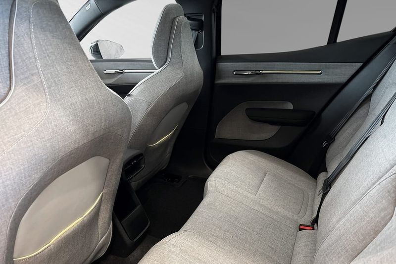 Volvo EX30 bild 8