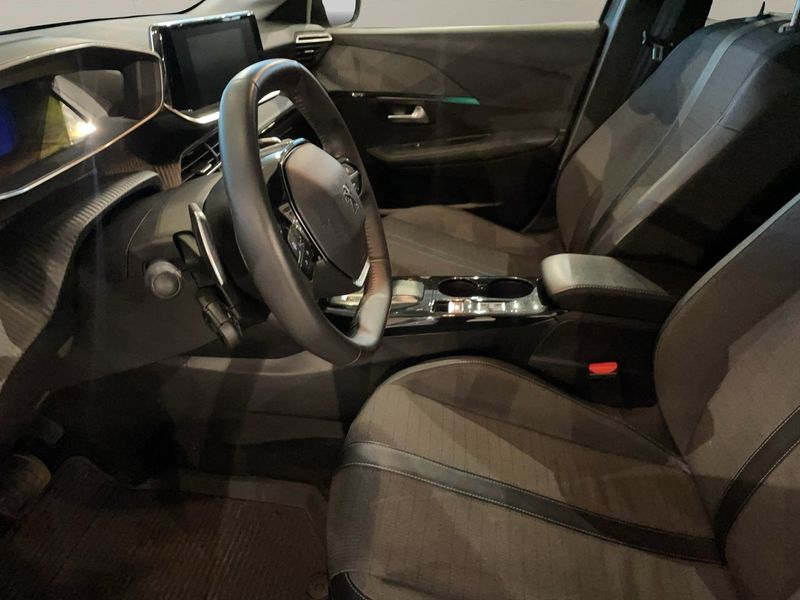 Peugeot 208 bild 9