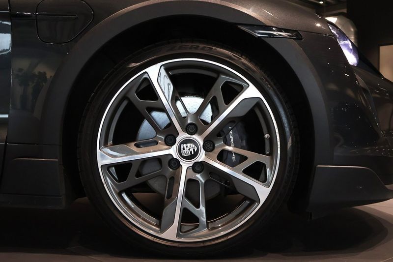 Porsche Taycan bild 8