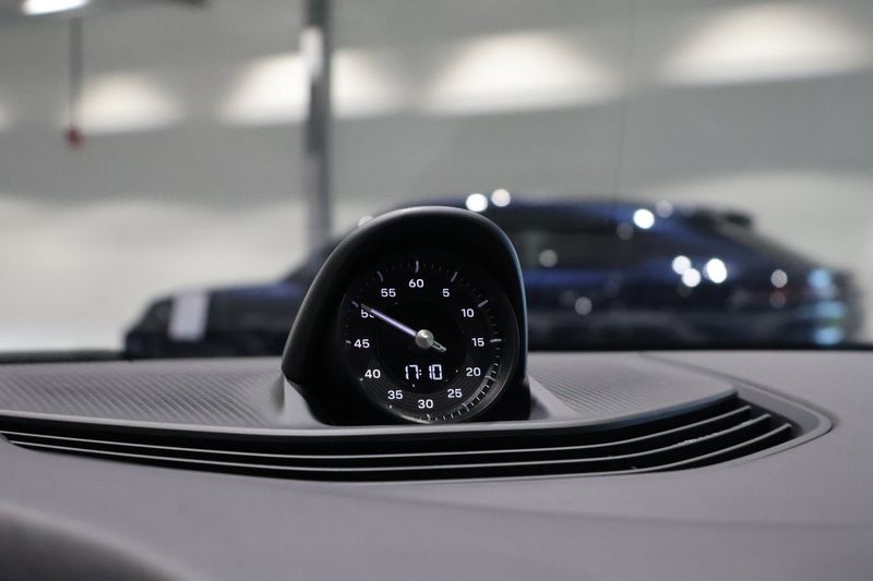 Porsche Taycan bild 16