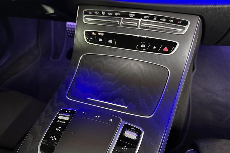Mercedes E300 bild 14