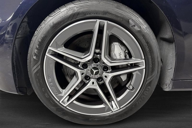 Mercedes E300 bild 5