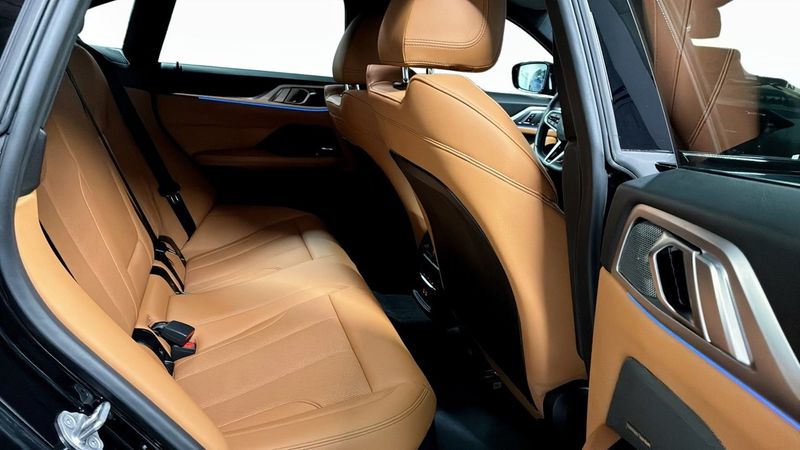 BMW i4 bild 5