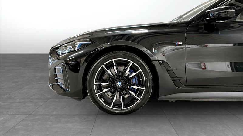 BMW i4 bild 9