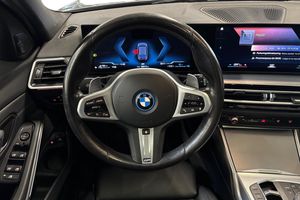BMW 330 bild 16
