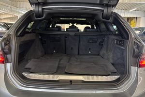 BMW 330 bild 10