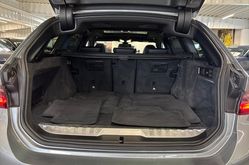 BMW 330 bild 10