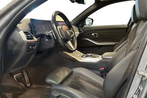BMW 330 bild 13