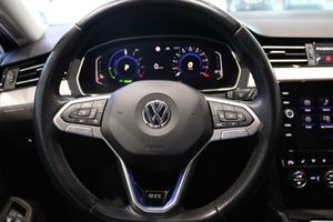 Volkswagen Passat bild 9