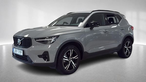 Volvo XC40 B3 FWD Bensin Plus Dark - 2025