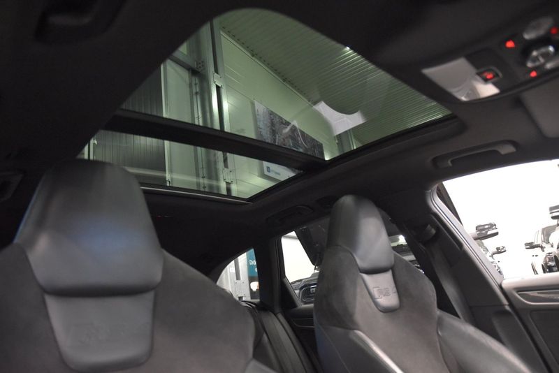 Audi RS4 bild 15