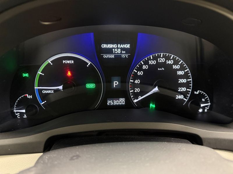 Lexus RX bild 17