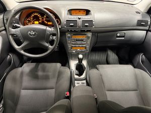 Toyota Avensis bild 13