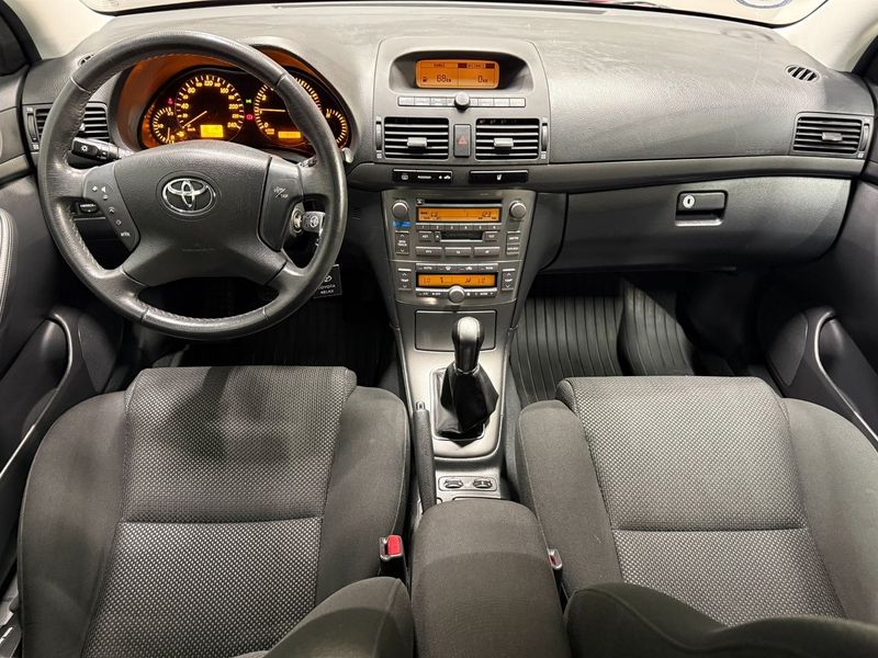 Toyota Avensis bild 13