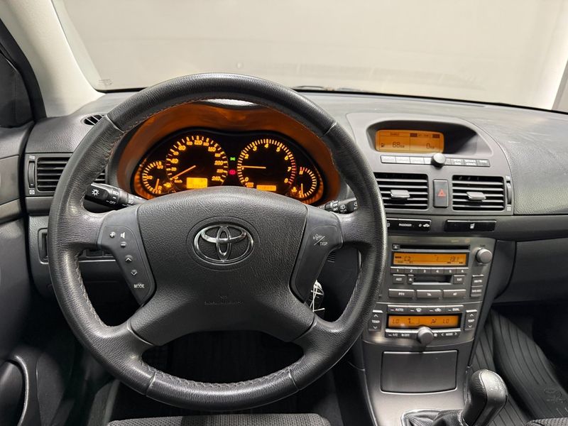 Toyota Avensis bild 15