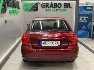 Toyota Avensis bild 8